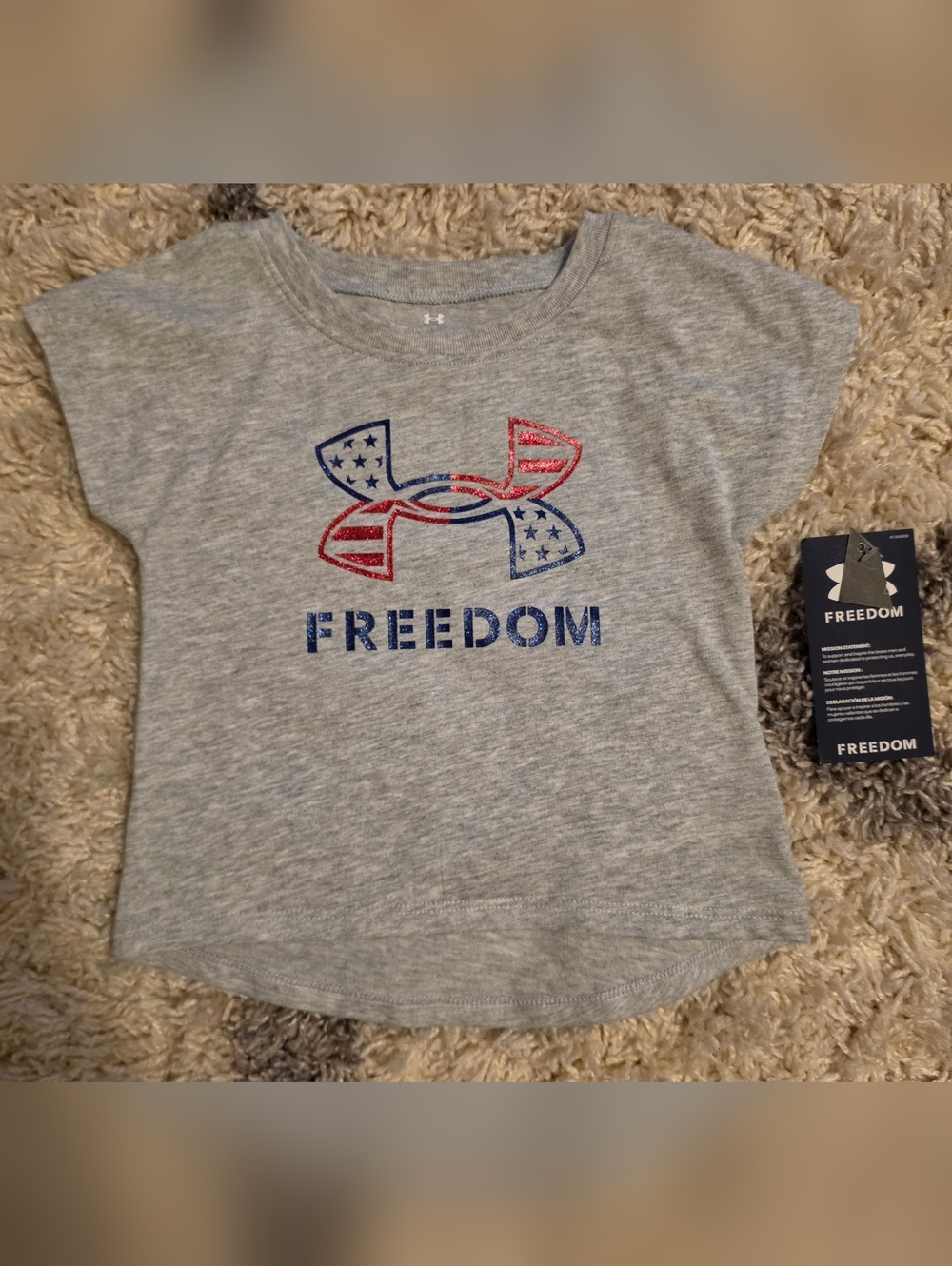 NWT Under Armour Girls Freedom Flag Logo Heather Gray Tee - Size 24 Months